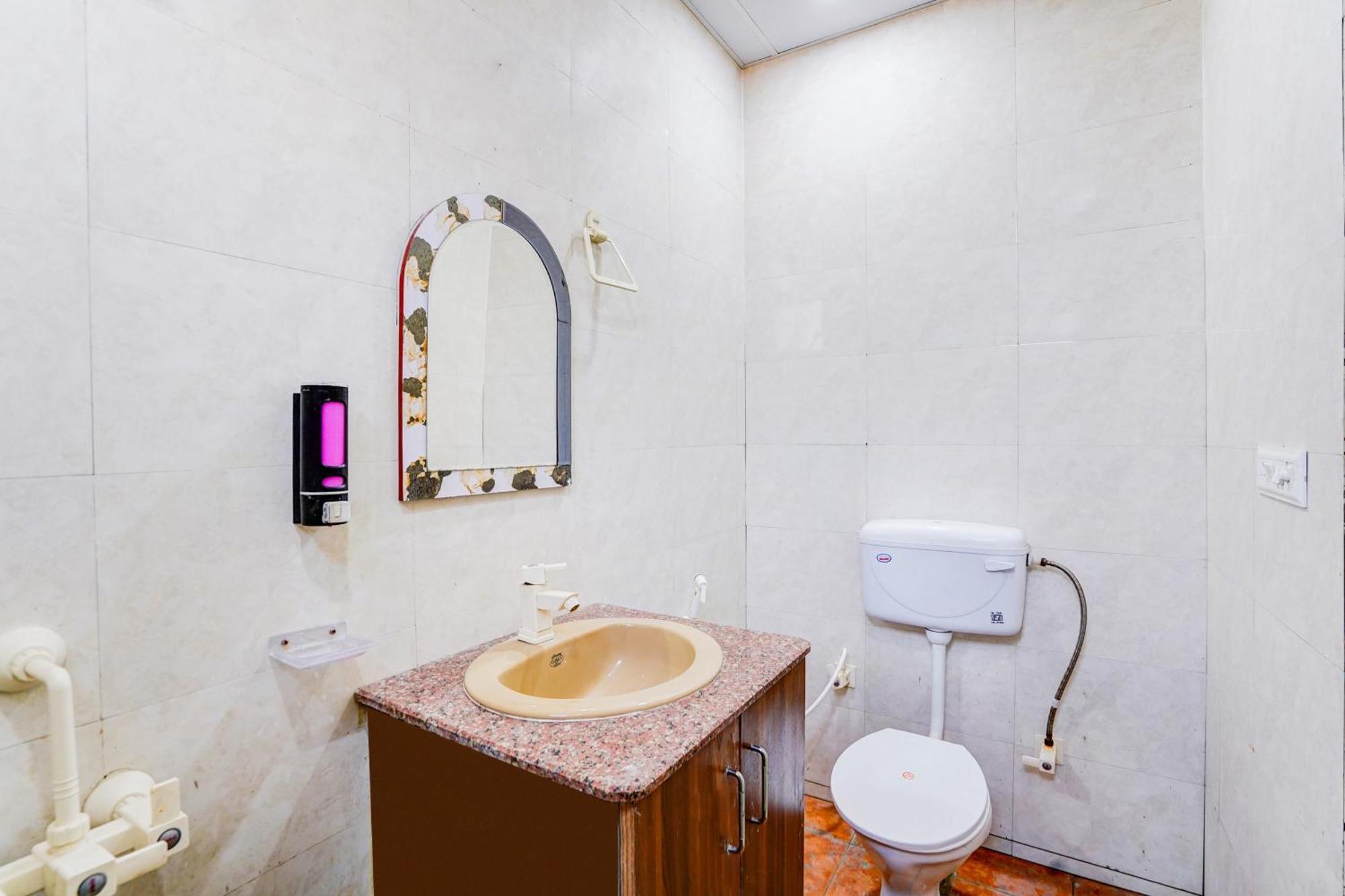 Super Collection O Sector 104 Noida Otel Dış mekan fotoğraf